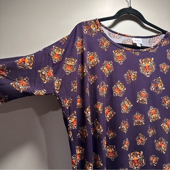 NEW LulaRoe Irma Mid-Sleeve Stretchy High-Low Tunic Top Loose Fit Modest Tigers - Picture 12 of 17
